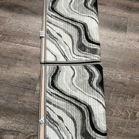 Two brand new kitchen rugs brought them to small couldn’t use them - Picture 4 of 5